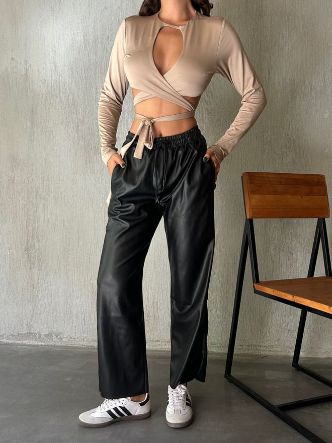 First Angels Pantaloni In Pelle Scamosciata Con Vita Elastica Nera 28081 Abbigliamento all'ingrosso Casuale