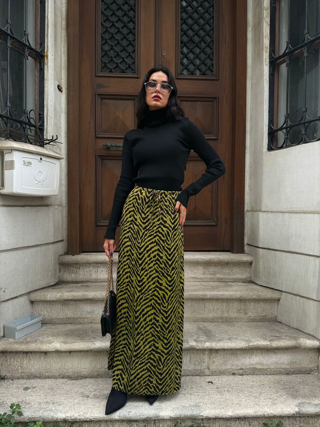 First Angels Oliegroene Satijnen Bedrukte Rok Groothandel Kleding Viscose