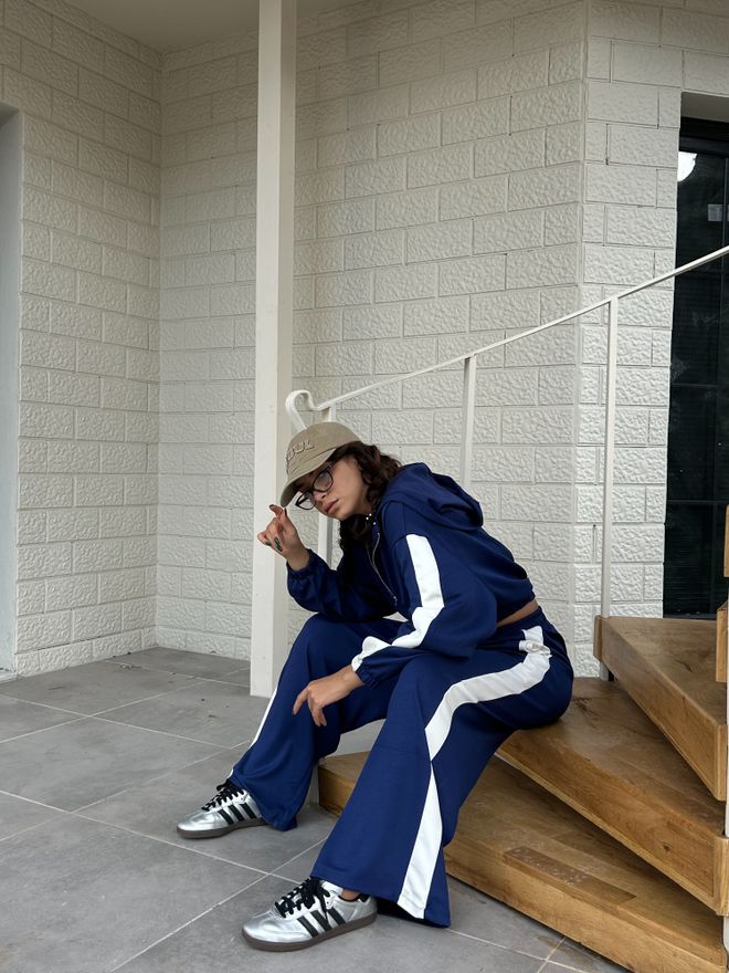 First Angels بنطال رياضي مخطط نيلي مع خصر مطاطي 28170 ملابس بالجملة صالة