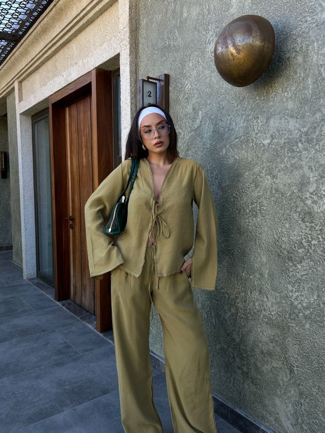 First Angels طقم مكون من الجزء السفلي/العلوي من قميص وبنطال بخياطة محيطية بنسبة 100% باللون الأخضر الزيتي 29014 ملابس بالجملة مشروط