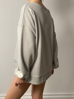 A wholesale clothing model wears fan10019-dyeing-gray-oversize-printed-sweatshirt, Turkish wholesale Sweatshirt of First Angels