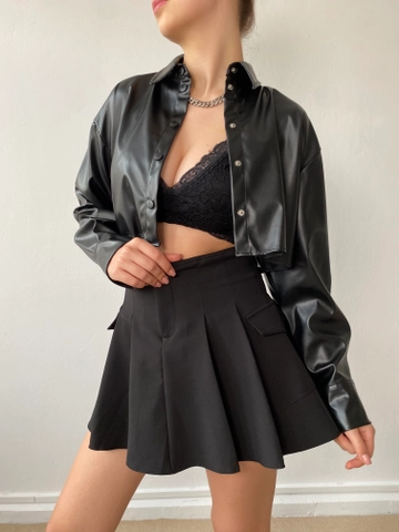 A wholesale clothing model wears  Black Crop Leather Shirt
, Turkish wholesale Crop Top of First Angels