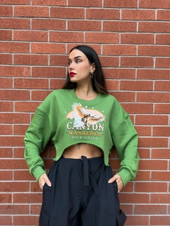 A wholesale clothing model wears fan10053-castle-green-two-thread-printed-crop-sweatshirt, Turkish wholesale Sweatshirt of First Angels