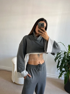 A wholesale clothing model wears fan10055-crop-sweatshirt-with-anthracite-accessories, Turkish wholesale Crop Top of First Angels