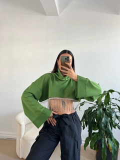 A wholesale clothing model wears fan10056-crop-sweatshirt-with-castle-green-accessories, Turkish wholesale Crop Top of First Angels