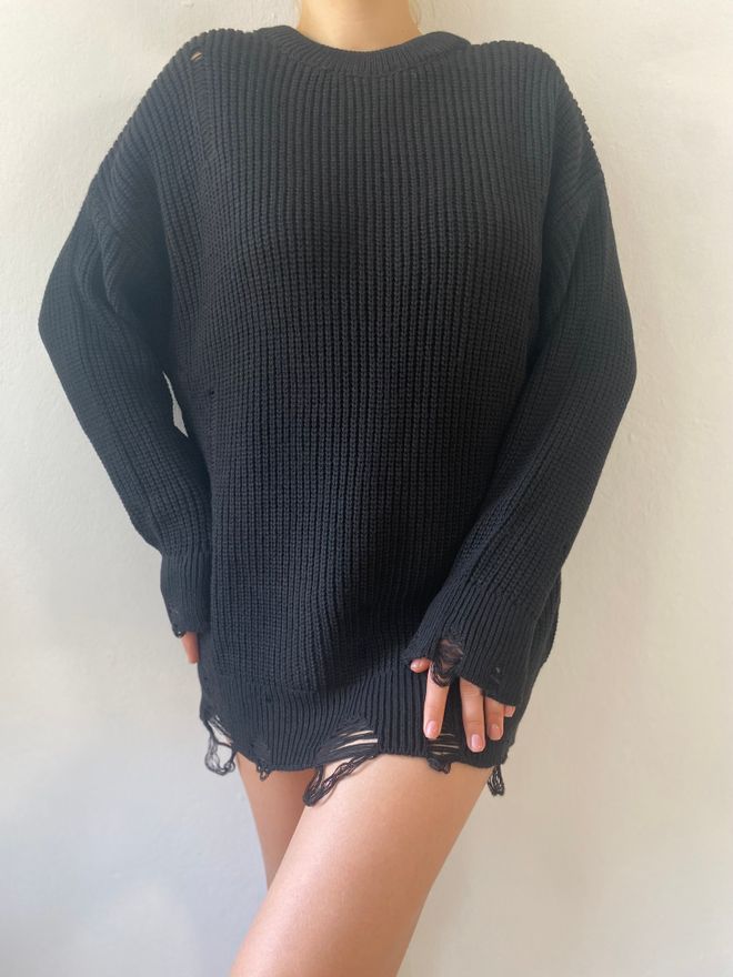 First Angels Maglione in maglia oversize strappato lungo nero Abbigliamento all'ingrosso Casuale