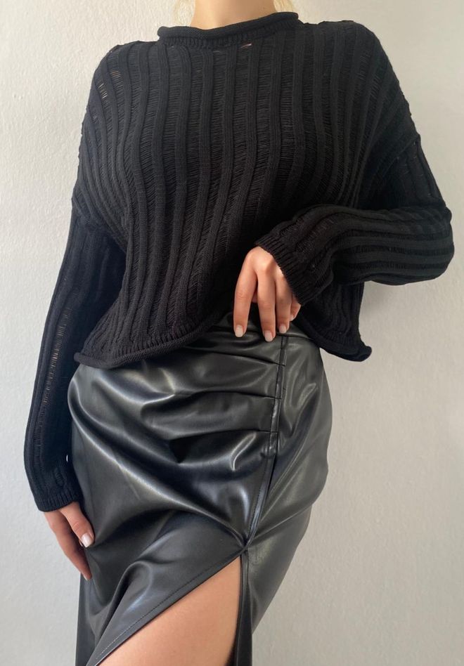 First Angels Czarny ażurowy sweter z dzianiny Hurtowa sprzedaż odzieży Casual