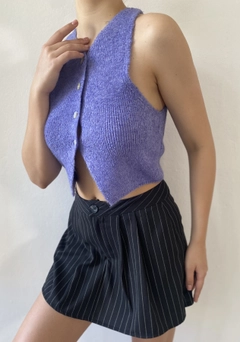 Ein Bekleidungsmodell aus dem Großhandel trägt fan10170-lilac-boucle-lycra-knitwear-vest, türkischer Großhandel Weste von First Angels
