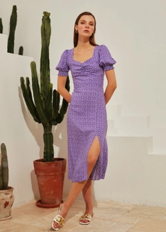 Модел на дрехи на едро носи 10143 - Heart Patterned Mid Dress - Purple, турски едро рокля на Fk.Pynappel