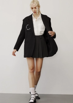Bir model, Fk.Pynappel toptan giyim markasının 31770 - Jacket - Black toptan Ceket ürününü sergiliyor.