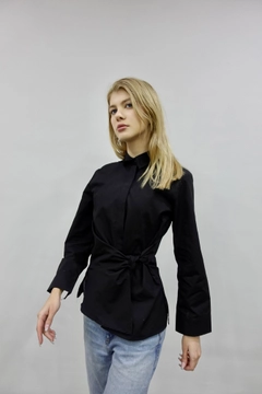 A wholesale clothing model wears flw10085-shirt-black, Turkish wholesale Shirt of Flow
