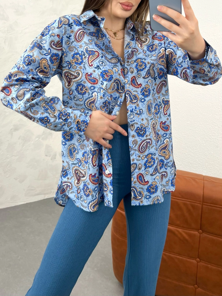 A wholesale clothing model wears grf10211-shawl-pattern-oversize-women's-shirt, Turkish wholesale Shirt of Gravel Fashion