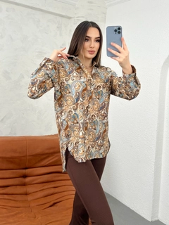 A wholesale clothing model wears grf10212-shawl-pattern-oversize-women's-shirt, Turkish wholesale Shirt of Gravel Fashion