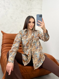 A wholesale clothing model wears grf10212-shawl-pattern-oversize-women's-shirt, Turkish wholesale Shirt of Gravel Fashion