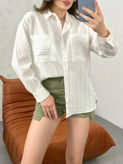 A wholesale clothing model wears grf10219-oversize-women's-shirt-with-striped-double-pocket-detail, Turkish wholesale Shirt of Gravel Fashion