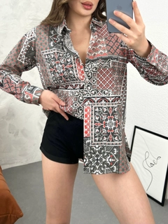 A wholesale clothing model wears grf10223-tile-patterned-women's-oversize-shirt, Turkish wholesale Shirt of Gravel Fashion