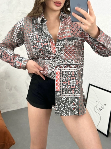 A wholesale clothing model wears  Tile Patterned Women's Oversize Shirt
, Turkish wholesale Shirt of Gravel Fashion