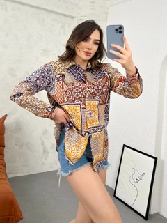 A wholesale clothing model wears grf10224-tile-patterned-women's-oversize-shirt, Turkish wholesale Shirt of Gravel Fashion