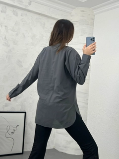 A wholesale clothing model wears grf10179-cotton-oversize-shirt-with-yoke-pocket-on-the-front-and-back, Turkish wholesale Shirt of Gravel Fashion