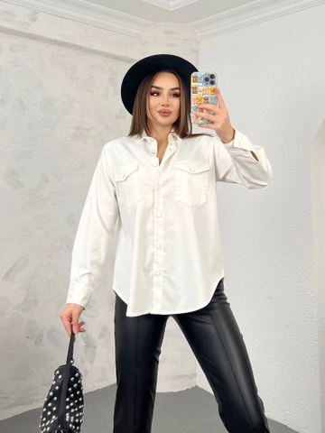 Una modella di abbigliamento all'ingrosso indossa  Jeans - Giacca Camicia
, vendita all'ingrosso turca di  di Gravel Fashion