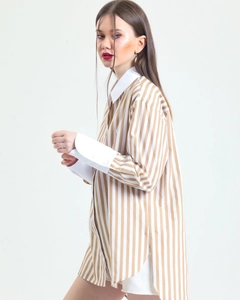 A wholesale clothing model wears 43864 - Striped Wide Cuff Long Shirt, Turkish wholesale Shirt of Helios