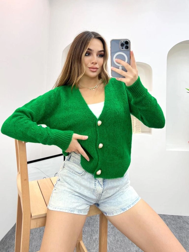 A model wears 28063 - Cardigan - Green, wholesale Cardigan of Helios to display at Lonca