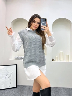 Модел на дрехи на едро носи HEL10005 - Shirt Sweater Set, турски едро Риза на Helios
