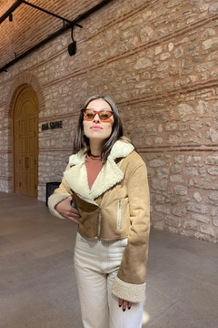 Un model de îmbrăcăminte angro poartă 47150 - Suede Jacket - Beige, turcesc angro Sacou de Helin Avşar