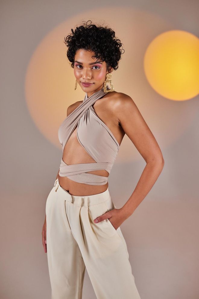 Holly Lolly Top Met Overslag Beige Groothandel Kleding Sexy
