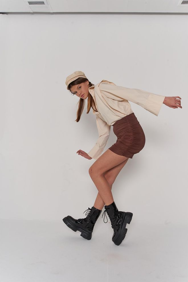 Holly Lolly Chemise Beige Décontractée Boutonnée Coupe Régulière Vêtements en gros Décontracté