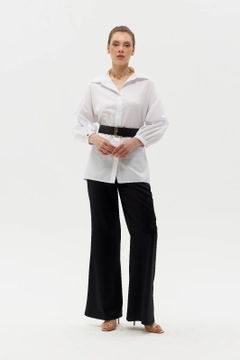 Hurtowa modelka nosi HOT10044 - Belt Suspended Shirt - White, turecka hurtownia Koszula firmy Hot Fashion