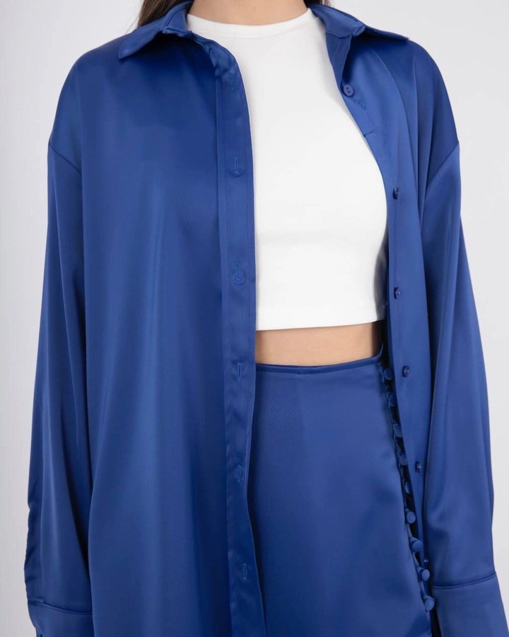Un model de îmbrăcăminte angro poartă HOT10047 - Satin Shirt - Saks, turcesc angro Cămaşă de Hot Fashion