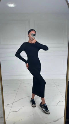 Un model de îmbrăcăminte angro poartă hot10149-crew-neck-ribbed-long-dress-black, turcesc angro Rochie de Hot Fashion