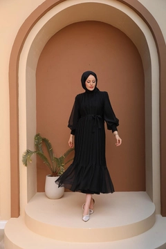 A wholesale clothing model wears HUL10318 - Pleated Balloon Sleeve Evening Dress - Black, Turkish wholesale Dress of Hulya Keser
