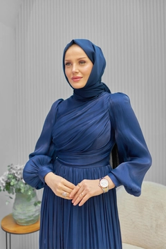 A wholesale clothing model wears hul10589-efil-evening-dress-navy-blue, Turkish wholesale Dress of Hulya Keser