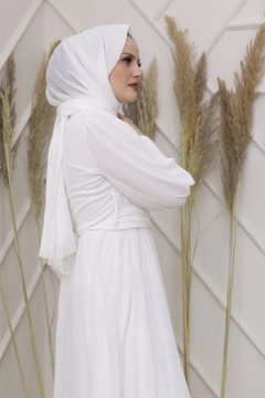 A wholesale clothing model wears hul10640-shawl-white, Turkish wholesale Shawl of Hulya Keser