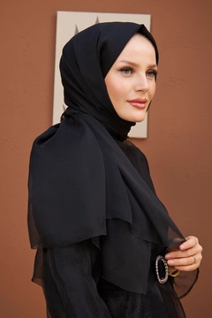 A wholesale clothing model wears hul10648-shawl-black, Turkish wholesale Shawl of Hulya Keser
