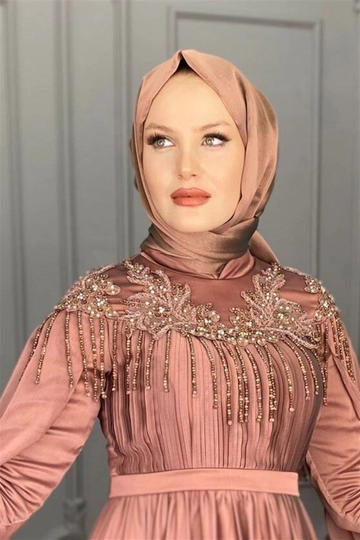 A wholesale clothing model wears  Shawl - Copper
, Turkish wholesale Shawl of Hulya Keser