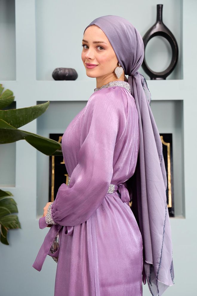 Hulya Keser Suknia Wieczorowa Z Ozdobnymi Kamieniami – Liliowa Hurtowa sprzedaż odzieży Wiosna