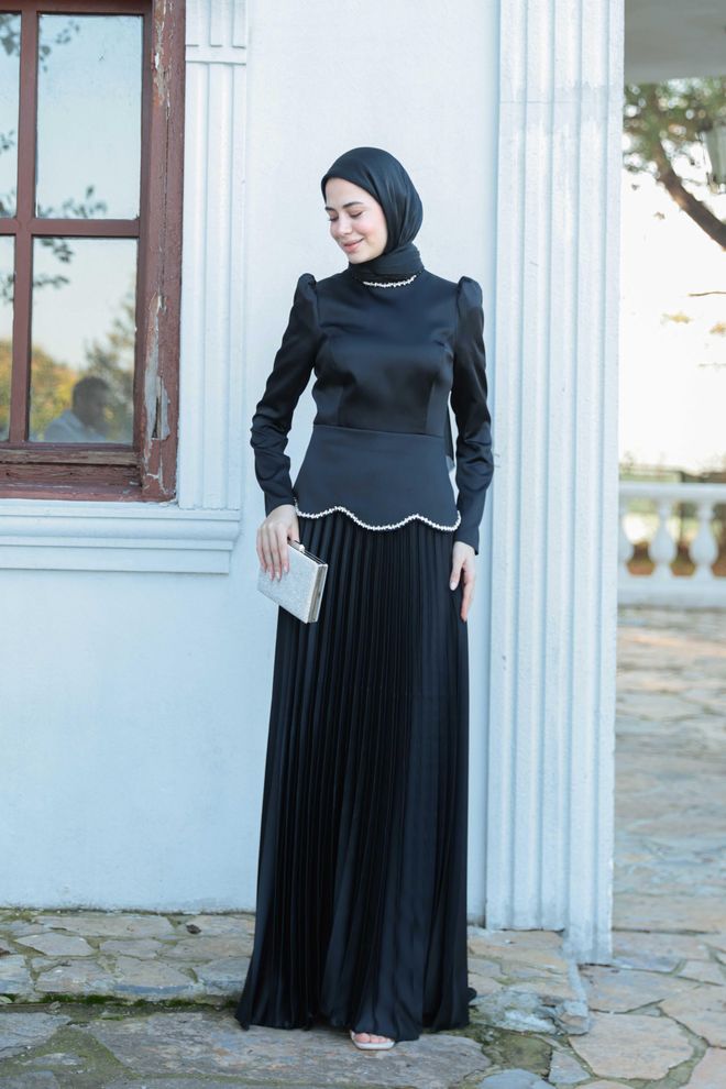 Hulya Keser Elegancka Czarna Sukienka Dopasowana I Rozkloszowana Hurtowa sprzedaż odzieży Formalny