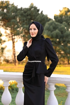 Een kledingmodel uit de groothandel draagt HUL10045 - Ebru Satin Evening Dress - Black, Turkse groothandel Jurk van Hulya Keser
