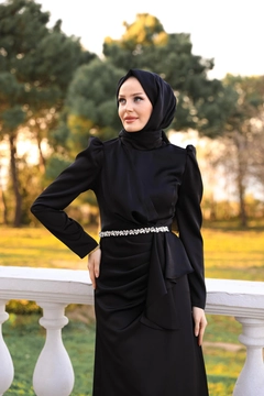 Una modelo de ropa al por mayor lleva HUL10045 - Ebru Satin Evening Dress - Black, Vestido turco al por mayor de Hulya Keser