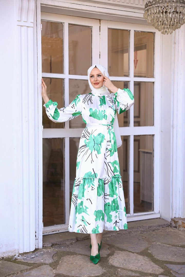 A wholesale clothing model wears HUL10068 - Emine Satin Dress - Green, Turkish wholesale Dress of Hulya Keser