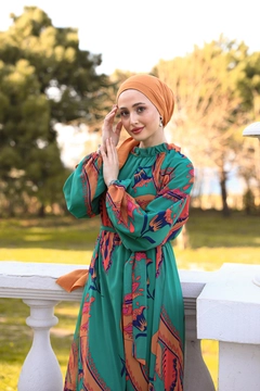 Una modella di abbigliamento all'ingrosso indossa HUL10103 - Angel Dress - Turquoise, vendita all'ingrosso turca di Vestito di Hulya Keser