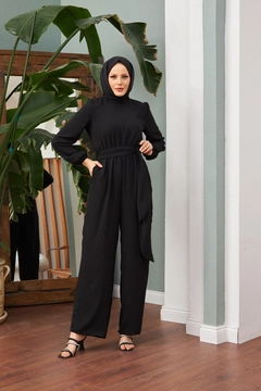 Una modelo de ropa al por mayor lleva HUL10115 - Airobin Jumpsuit - Black, Mono turco al por mayor de Hulya Keser
