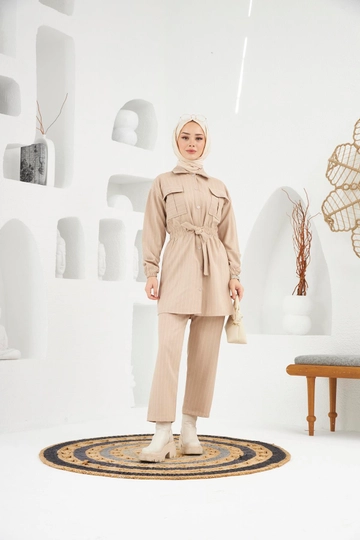A wholesale clothing model wears  Beste Double Set - Beige
, Turkish wholesale Suit of Hulya Keser