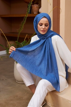 A wholesale clothing model wears hul10576-bamboo-shawl-blue, Turkish wholesale Shawl of Hulya Keser