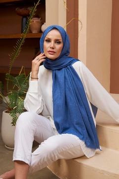 A wholesale clothing model wears hul10576-bamboo-shawl-blue, Turkish wholesale Shawl of Hulya Keser