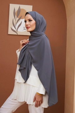 A wholesale clothing model wears hul10584-medina-silk-shawl-anthracite, Turkish wholesale Shawl of Hulya Keser