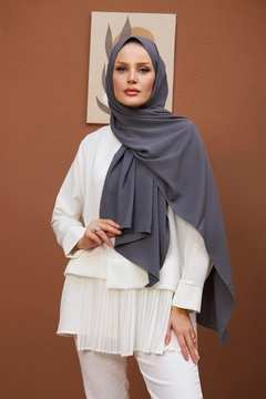A wholesale clothing model wears hul10584-medina-silk-shawl-anthracite, Turkish wholesale Shawl of Hulya Keser